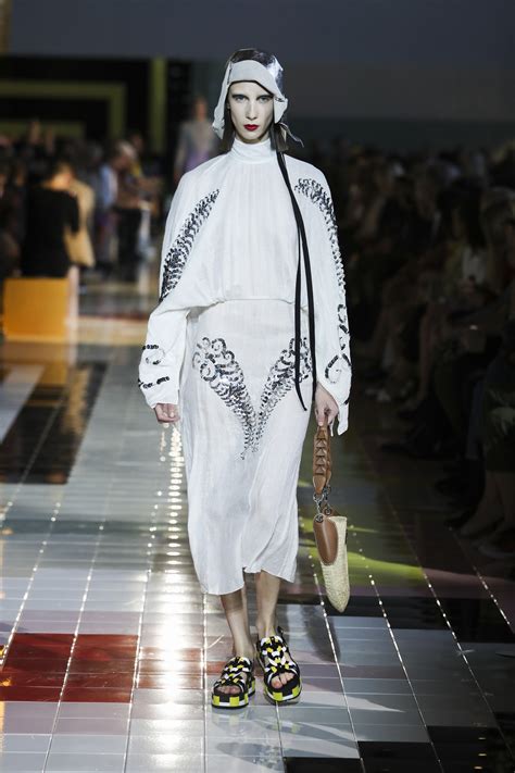 prada sfilata primavera estate 2020|prada runway 2020.